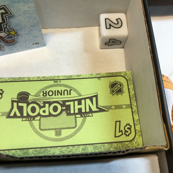 NHL-Opoly Junior Hockey Board Game Complete - Picture 5 of 15